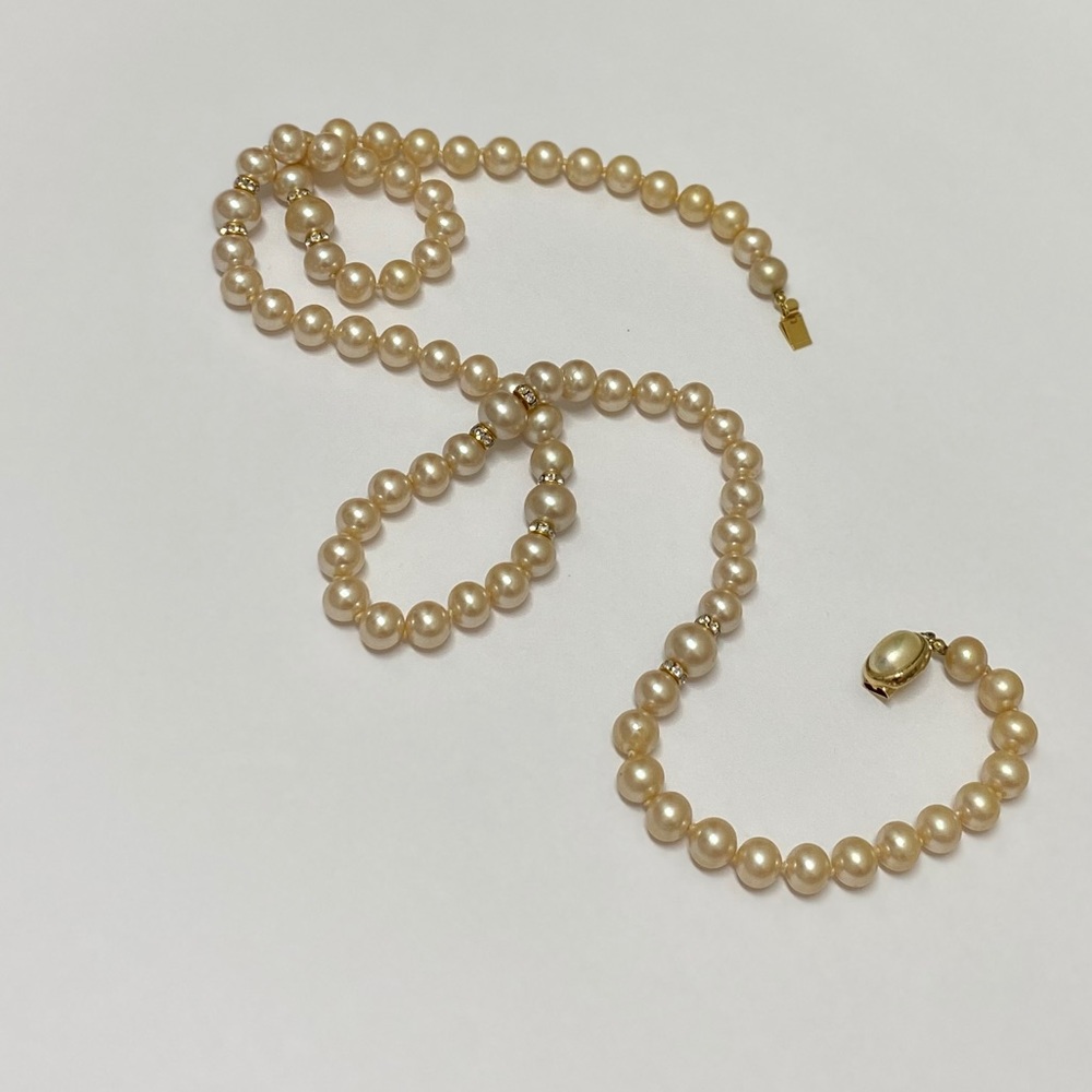 Vtg Carolee Faux Pearl Necklace w/ Gld Accents EUC